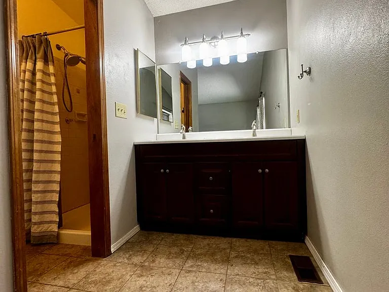 3725 Sedgewood Way — Photo 23