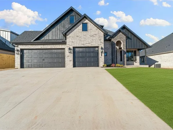 1506 Lookout Ln, Cave Springs, AR 72718