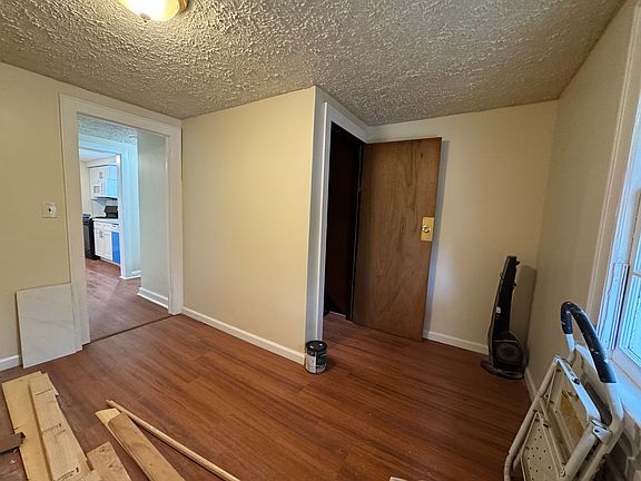 5th image of 77 Linden Ave Floor 2