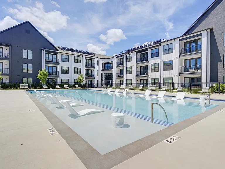 The Collins Luxury Apartments — Photo 27