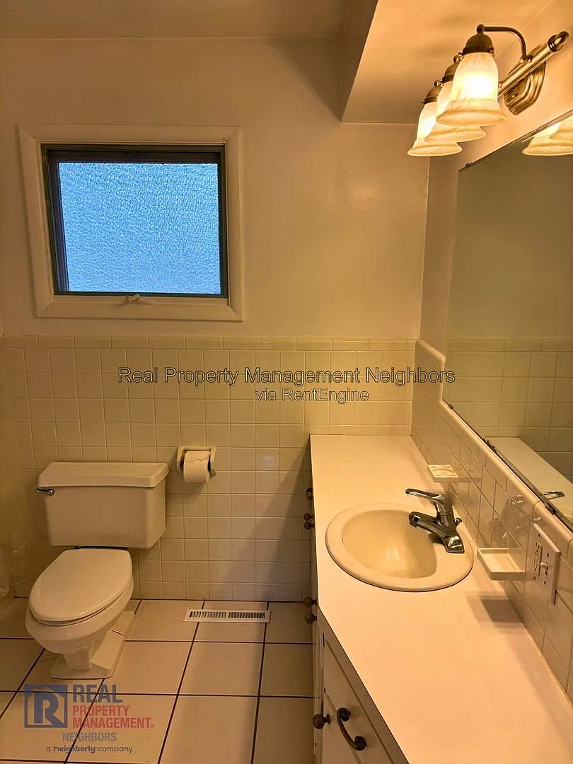 2 bed, 1.5 bath, 1200 sqft, $1,895 — Photo 2