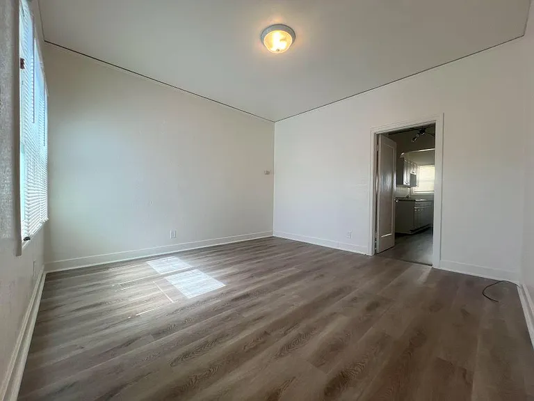 474 S Livermore Ave — Photo 2