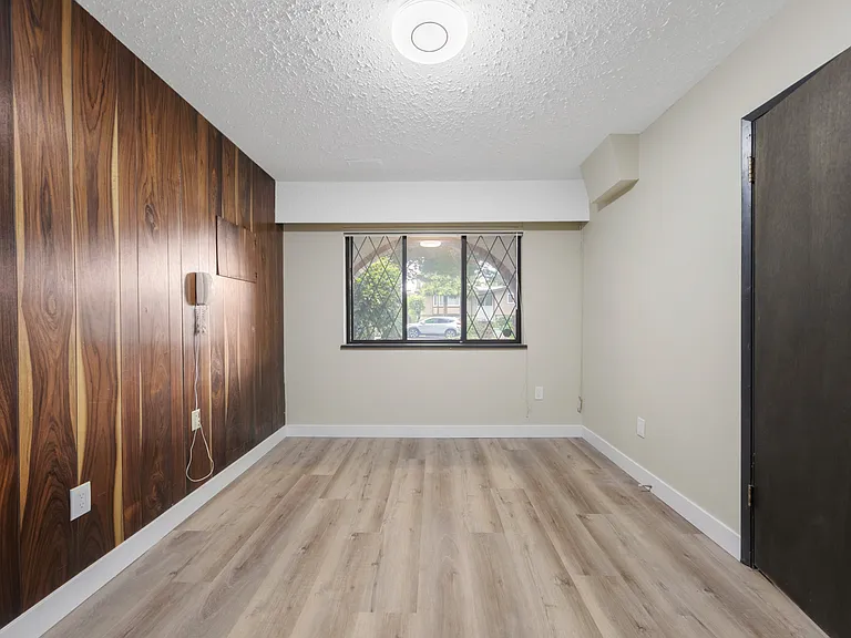 1420 Crestlawn Dr #D142 — Photo 22