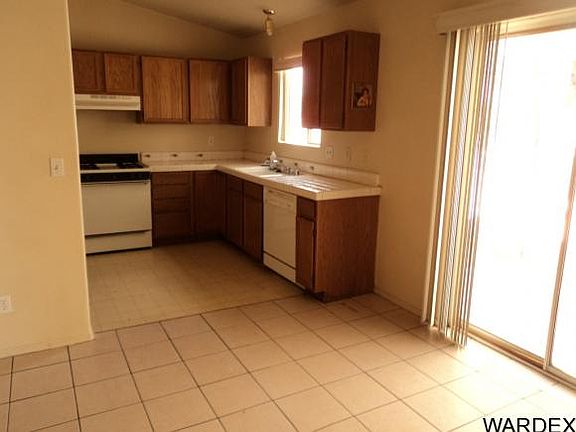 2nd image of 2335 Acoma Pl