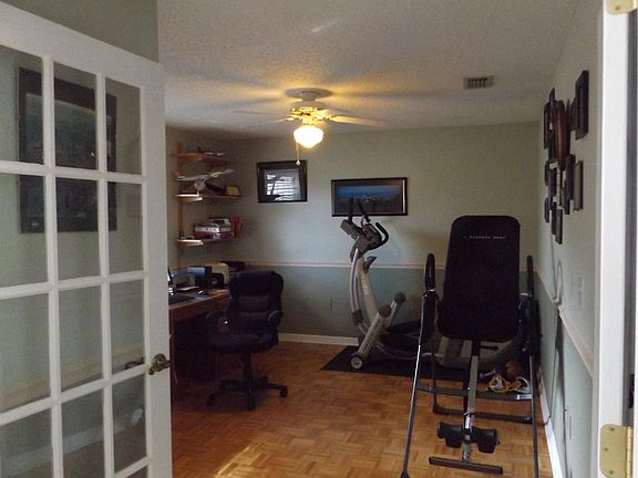 4th image of 4057 Sand Ridge Dr