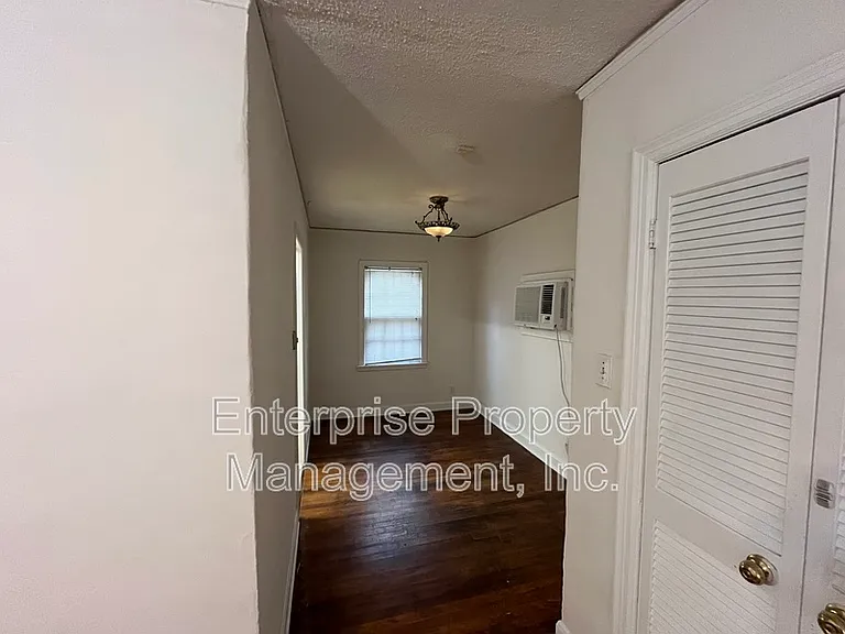 801 Bowen Cir — Photo 6