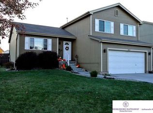 18019 Olive St, Omaha, NE 68136