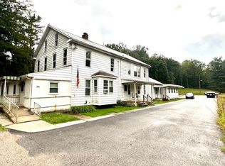 862 Iron Ridge Rd APT F, Spring Grove, PA 17362