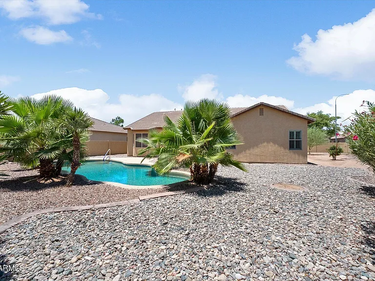 2619 E Hazeltine Way — Photo 29