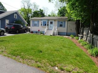 15 Lake Shore Dr, Weymouth, MA 02189