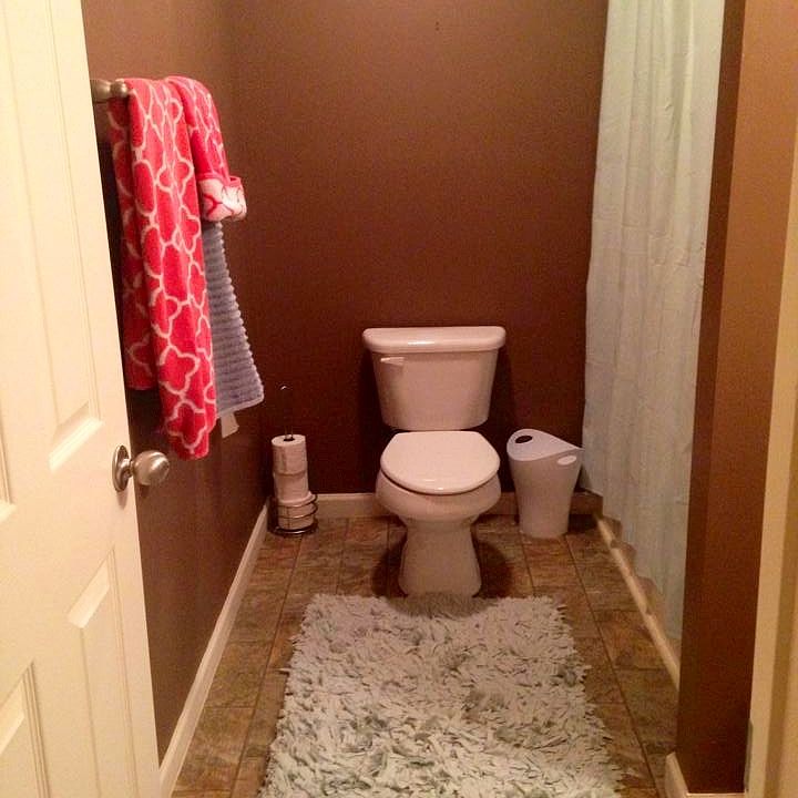 Full Bath upstairs 