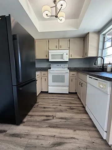 8913 Wood Lake Ct — Photo 5