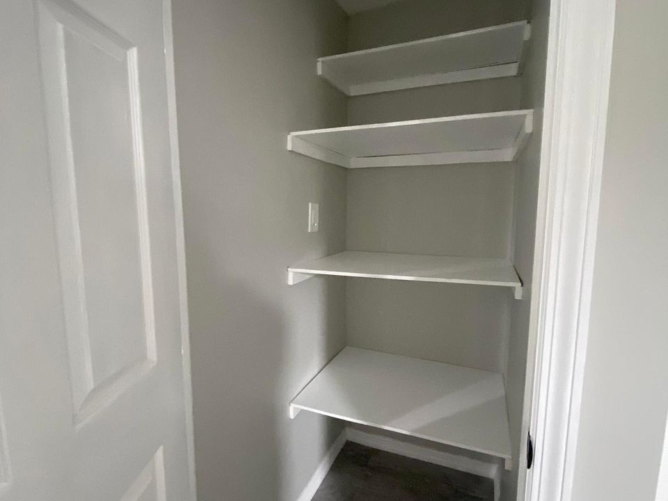 1st image of 121 New St Floor 2