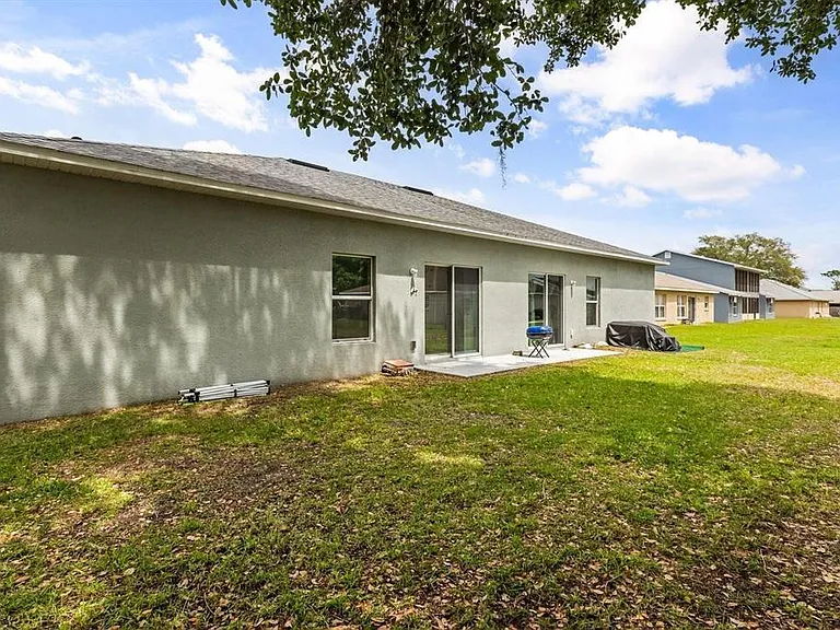 677 Royalty Ct — Photo 18