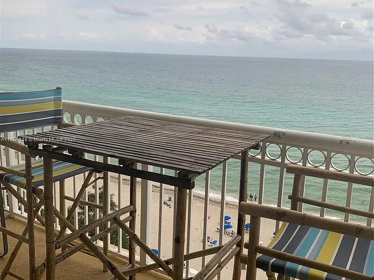 19201 Collins Ave #611 — Photo 4