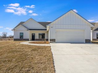 513 Sweetwater Rd, Maize, KS 67101