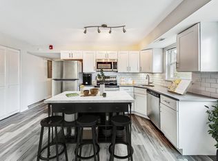 Euclid Place, Arlington Heights, IL 60004