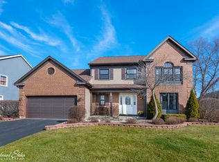 870 Milford St, Cary, IL 60013