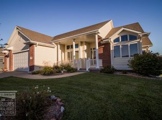 218 Traders Pointe Cir, Council Bluffs, IA 51501