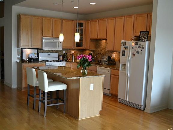 2nd image of 350 N Main St Unit 712
