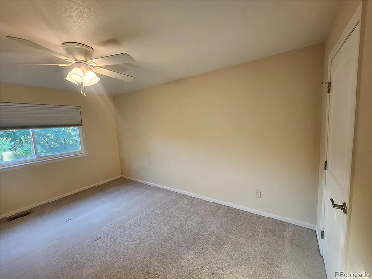 9225 Clermont Dr — Photo 21