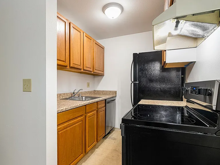 1607 Carolina St — Photo 2
