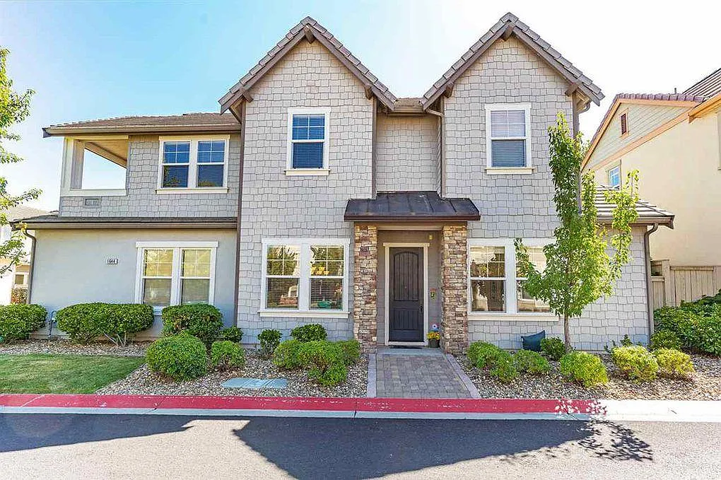 1644 Sawtooth Trl photo 1