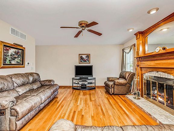 2nd image of 3878 Brown Farm Dr