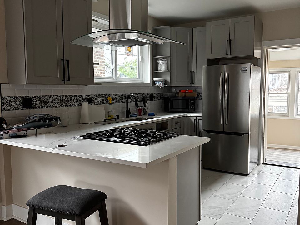 1st image of 5544 W Schubert Ave #1