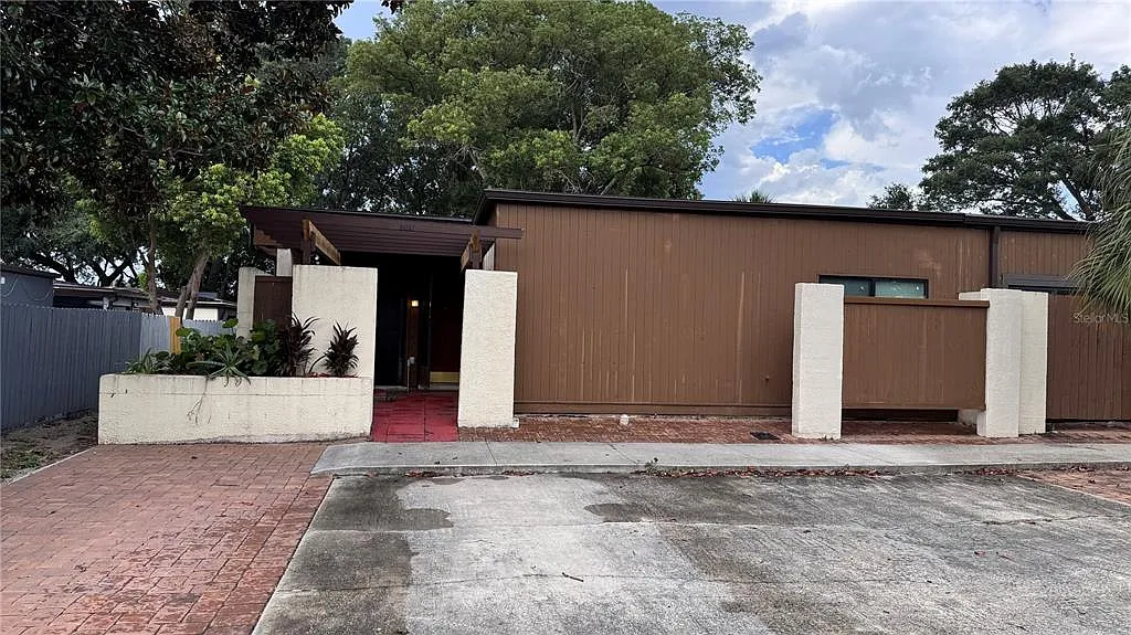 3 bed, 2.0 bath, 1467 sqft, $2,100 — Photo 1