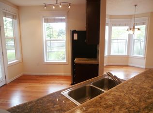 301 Springtree Ln, West Linn, OR 97068