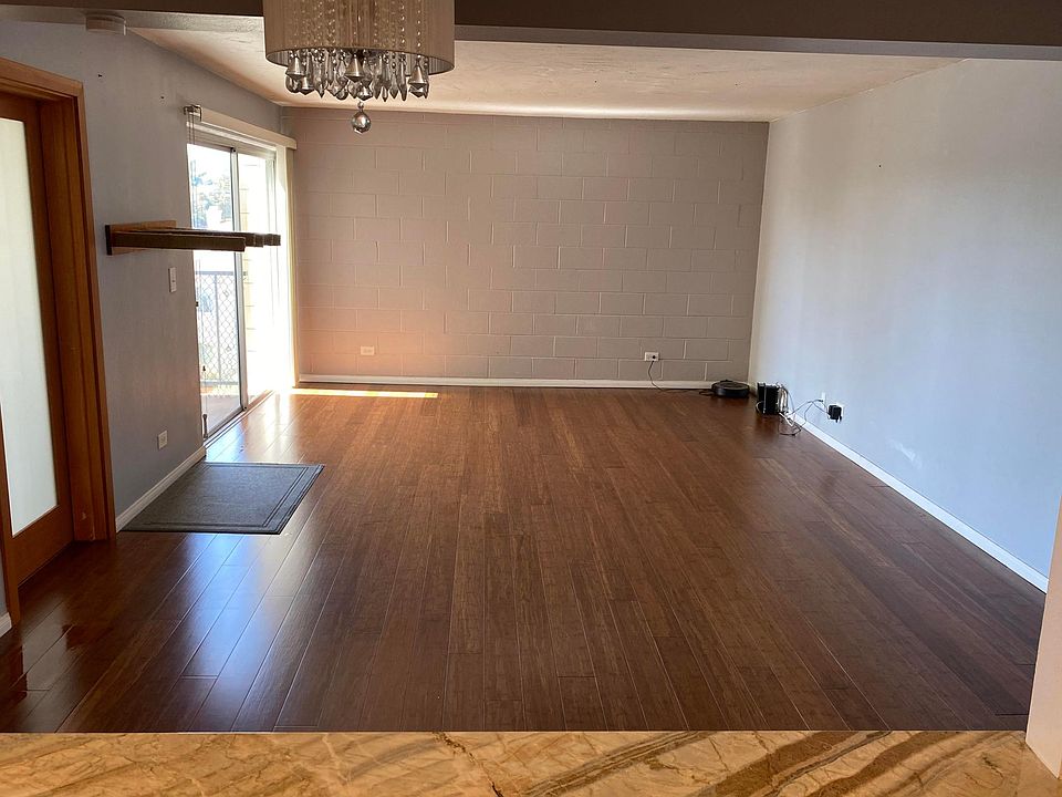 1st image of 4944 Cass St Unit 405