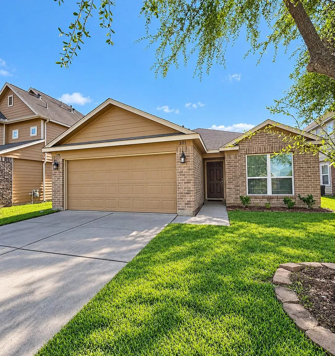 3 bed, 2.0 bath, 1756 sqft, $2,100 — Photo 3