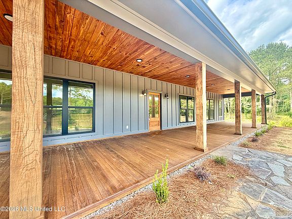 3rd image of 1066 Harmony Rd