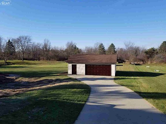 3rd image of 3490 Clearwater Dr
