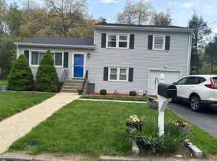 157 Ranch Dr, Bridgeport, CT 06606