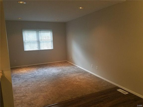 5th image of 1960 Redstone Dr