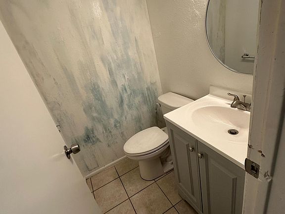 4th image of 2808 N 43rd Ave APT B