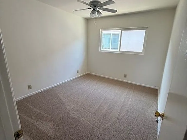 11813 Iowa Ave — Photo 10