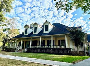 10 Oakleigh Blvd, Beaumont, TX 77706