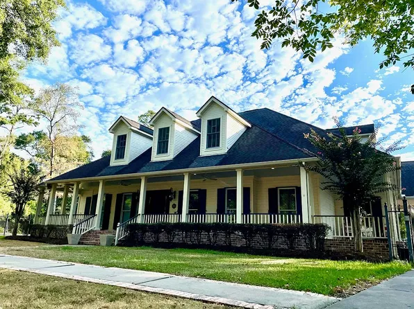 10 Oakleigh Blvd, Beaumont, TX 77706