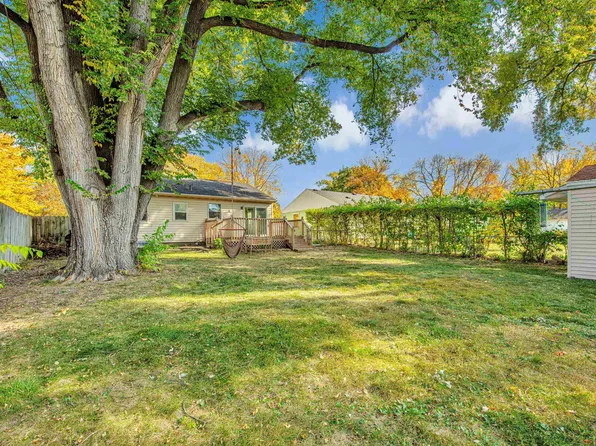 3833 Clover Ln, Madison, WI 53714