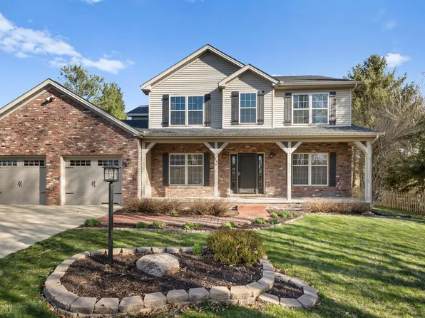 1111 Beaver Creek Ln, Mahomet, IL 61853