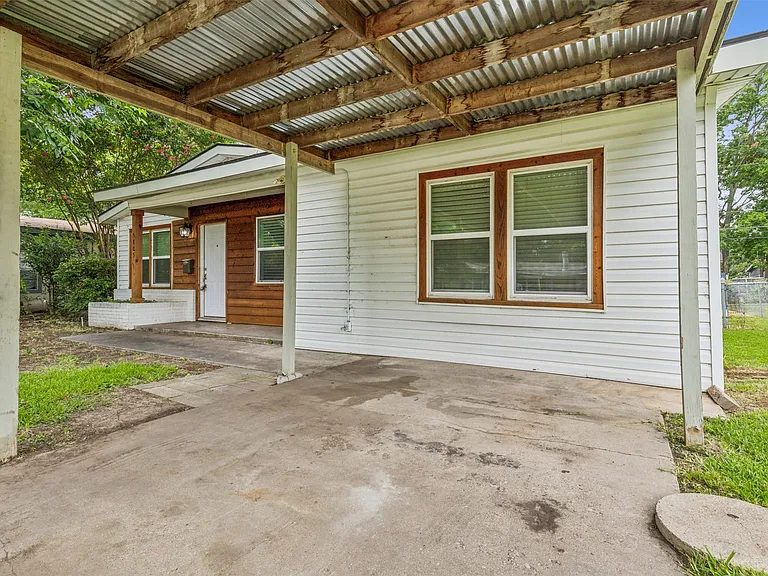 5805 Tracyne Dr — Photo 2