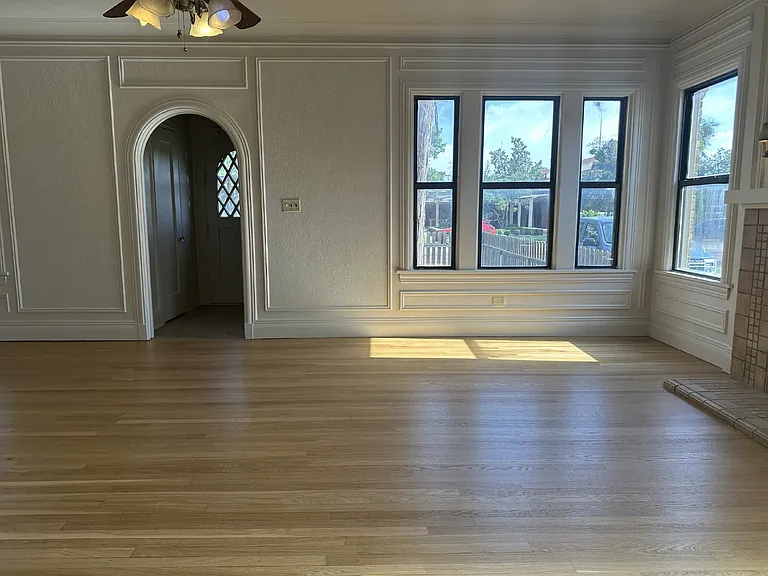 1902 Broadway St — Photo 13