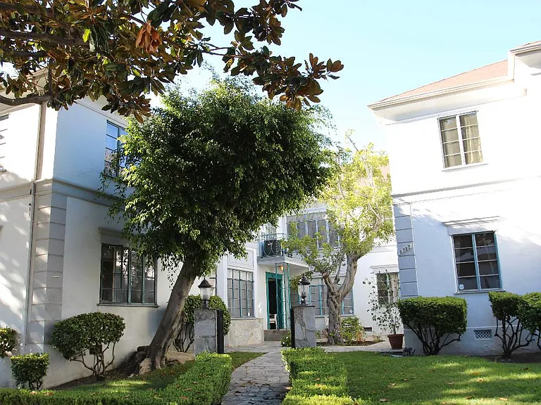 225 S Arnaz Dr #B — Photo 8