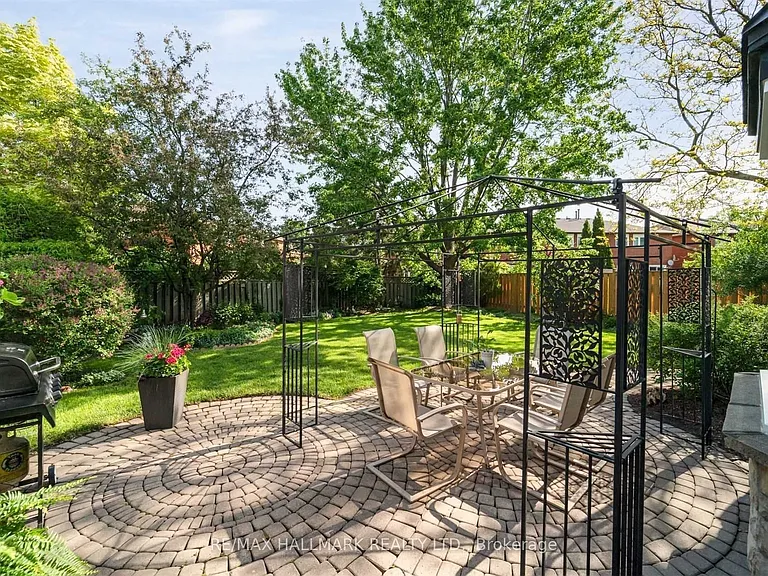 5031 Northern Lights Cir — Photo 4