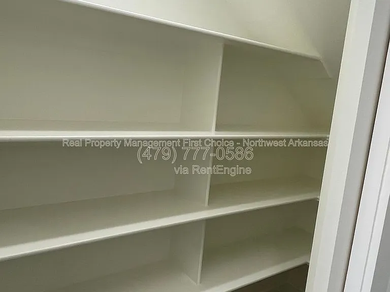 720 Sun Meadow Dr — Photo 8