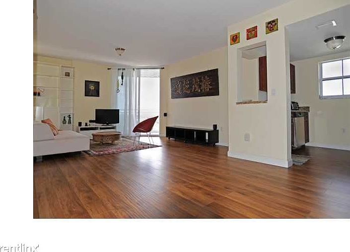 2600 condo.6