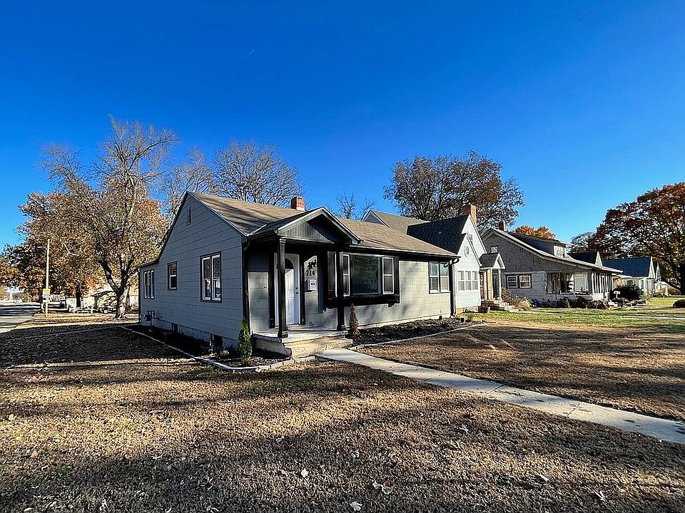 714 Vine St, Wamego, KS 66547 Zillow